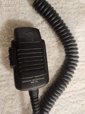 Micrófono altavoz de mano Yaesu MH-74A7A con módulo GPS para VX-8/VX-8DR Foto 1 de 4