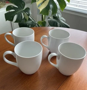 Crate & Barrel weiß Becher 4er Set Porzellan Kaffeetassen modern - Bild 1 von 5