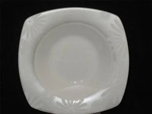 222 Fifth Alice Platinum Soup Bowl (s) Daisies Flowers - Picture 1 of 3