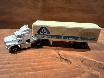 Semirremolque Matchbox 1991 y remolque Albertsons Ford Aeromax y remolque articulado Foto 1 de 4