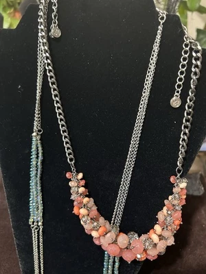 Collares Vera Wang 3 Hilos Muy Largos Azul AB Piedras y Gargantilla Cuentas Melocotón Foto 1 de 4