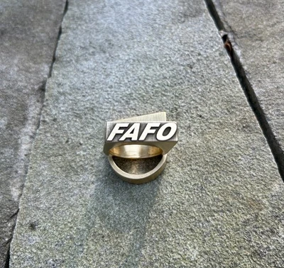 Anillo FAFO de latón macizo talla 11 | Anillo llamativo de latón para hombre | Hecho en EE. UU. Foto 1 de 4