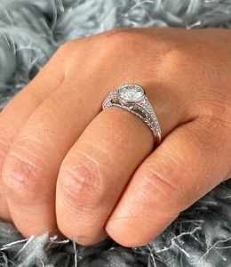 14K SOLID WHITE GOLD ROUND NATURAL DIAMONDS ENGAGEMENT RING BEZEL 0.74CT - Picture 1 of 12