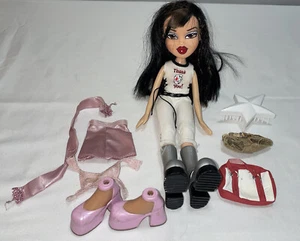 Bratz Jade Doll With Extras - Picture 1 of 5