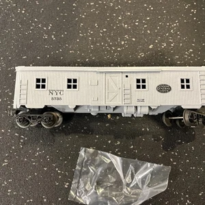 Lionel #6-5735 O Gauge New York Central Wood-Sided Bunk Car - Picture 1 of 9