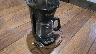 Cafetera digital BLACK+DECKER 12 tazas negra Foto 1 de 4