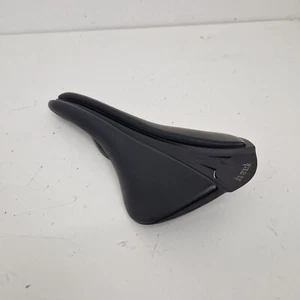 Fizik Aliante R1 Versus Evo Carbon rail saddle, 148mm width, 275mm length. Large - Picture 1 of 13