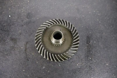 KAWASAKI 1984 KZ550 SPECTRE F2 RUEDA TRASERA ACCIONAMIENTO FINAL DIFERENCIAL BRIDA ENGRANAJE Foto 1 de 4