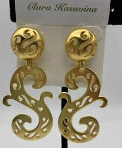 Clara Kasavina "offene filigrane" goldfarbene lange Schnörkel Ohrringe. C11 - Bild 1 von 4