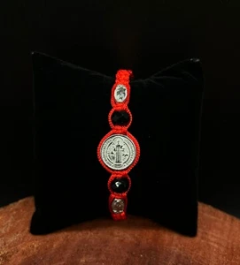 Red Cord Benito Saint Bracelet Black Stones Macrame - Picture 1 of 10