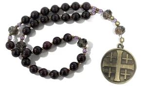 Perline di Granato Anglicane di Preghiera con Croce di Gerusalemme in Bronzo - Foto 1 di 2