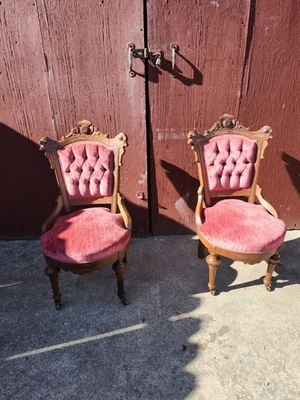 Two Beautiful Velvet Carved Wood Victorian Chairs. Circa 1900. - Image 1 of 4