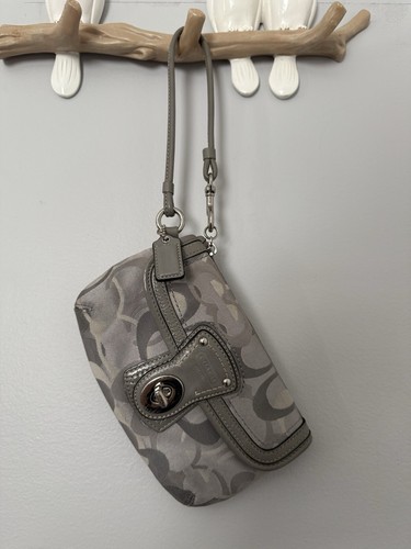 Coach Braccialetto Piccolo Argento Grigio Bordo Verniciato Firma Logo Top Zip Turn Lock K