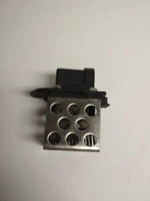 Genuine Renault Megane Scenic Mk3 (09-16) Heater Fan Resistor M142561 - Image 1 of 4