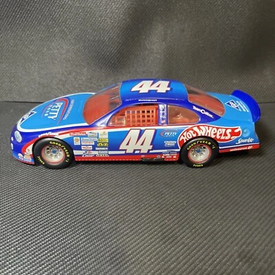 HOT WHEELS PRO RACING DODGE INTERPID STOCKER 2000 PETTY 44 NASCAR 1/24 - Image 1 of 4