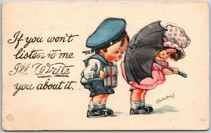 Charles Twelvetrees kleines Mädchen versteckt sich hinter Regenschirm, Paar Streitkarte - Bild 1 von 2