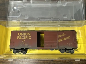 Kadee Cars HO RTR #5203 40’ PS-1 Boxcar - Union Pacific #126176 Pro-Weathered! - Picture 1 of 11