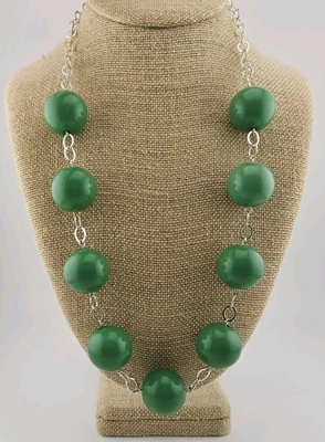 Collar Macy's Verde Grueso Grande Bola Tono Plata Largo 36 en Declaración Foto 1 de 4