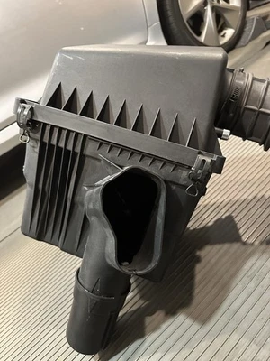 2007 Jeep SRT8 Grand Cherokee Air Box  6.1L - Image 1 of 4