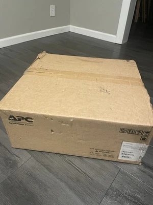 APC SMT750RM2UC 750VA 2U RackMount Smart UPS with SmartConnect Remote Monitoring - Image 1 of 3