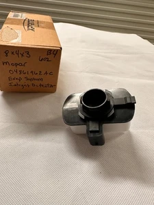 Bomba de detección de fugas de integridad del sistema EVAP Mopar 04861962 OEM para Dodge Chrysler - Imagen 1 de 7