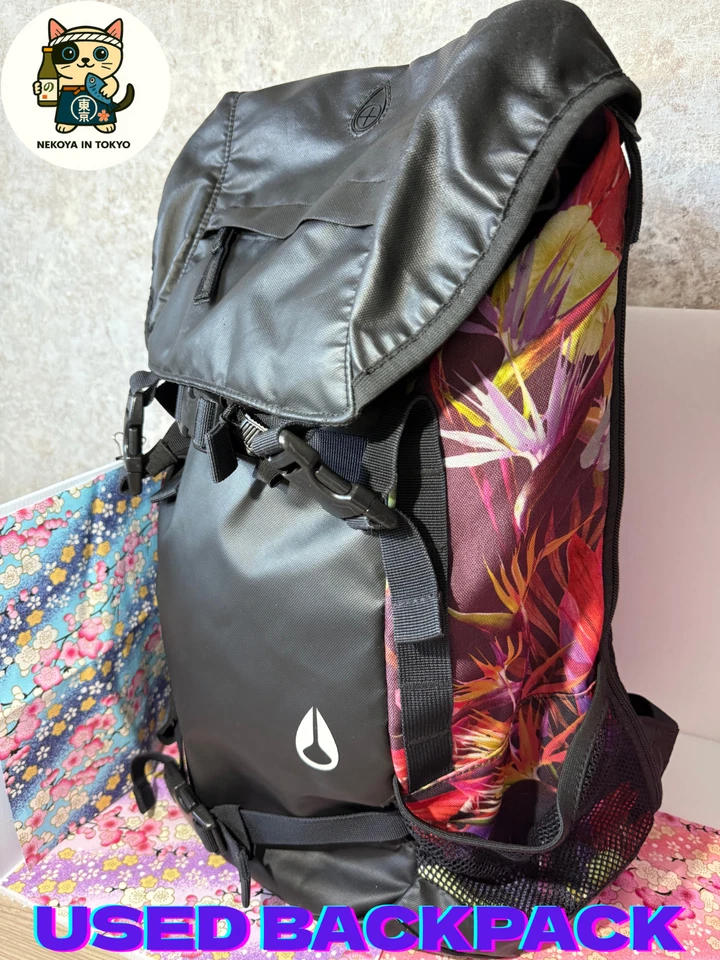 Mochila Nixon Rolltop Rara Negra Estampado Floral Japón Regalo Exclusivo Foto 1 de 4