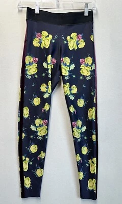 Legging Ultracor Soul Cycle Azul Marino Estampado Floral Púrpura Terciopelo Rayas Laterales Talla M Foto 1 de 4