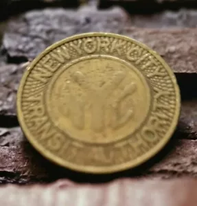 New York Transit Authority Corporation New York Fare Vintage Token Coin Vintage - Picture 1 of 4