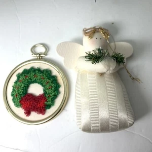 Lot Of 2 Ornaments Angel And Wreath - Picture 1 of 8