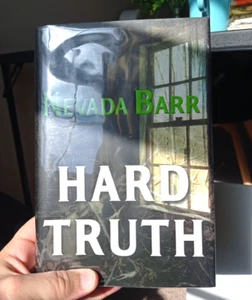 Hard Truth by Nevada Barr Signed 1st Edition 2005 thriller - Bild 1 von 5