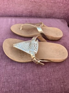 Vionic Tropes Orthotic Thong Sandals Gold Size 6 - Picture 1 of 12