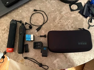 GoPro HERO10 Action Camera Bundle - Picture 1 of 4