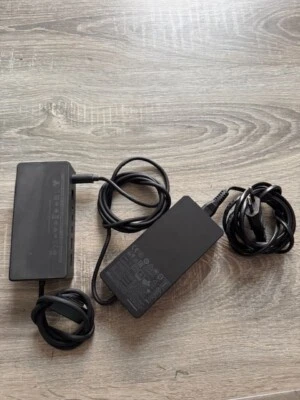 Microsoft Redmond WA 98052-6399 - Dockingstation mit AC Adapter - Bild 1 von 4