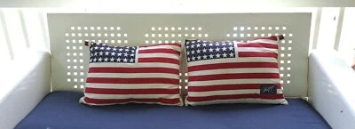 "Dos almohadas Tommy Hilfiger bandera americana 22"" x 15"" x 5""" Foto 1 de 4