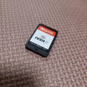 Nintendo Switch Video Games FIFA 19 Soccer EA Sports Cartridge Only Japan - Picture 1 of 2