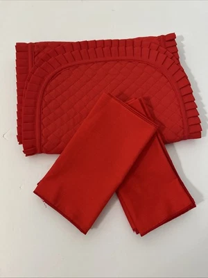 SET OF 8 NAPKINS + 1 TABLE RUNNER QUILTED CHRISTMAS RED 1241 - Image 1 of 4