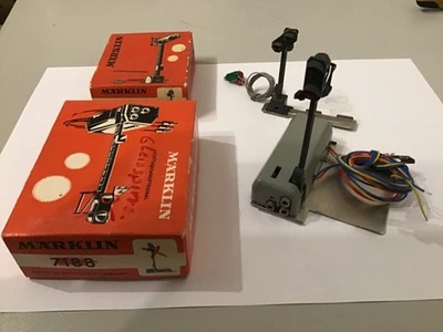 Märklin HO Lichtsignal 7188 + 7187 mit Bodenplatte, geprüft in OVP - Bild 1 von 4