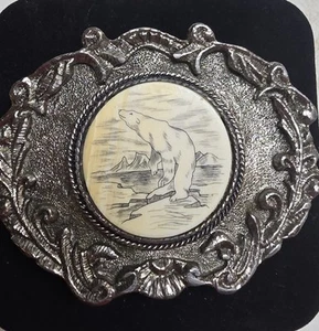 Scrimshaw große Gürtelschnalle aus Alaska mit Eisbär (um 1978) - Bild 1 von 6