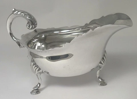 Victorian Sterling Silver Sauce / Gravy Boat (110 ml) - Hallmarked 1895  (161g) Cover