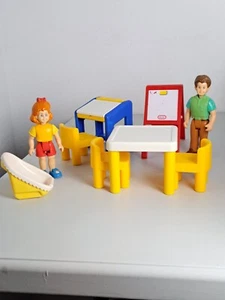 VTG. 1990's Little Tikes DOLLHOUSE 9 Piece Lot Furniture 2 Figures - Picture 1 of 14