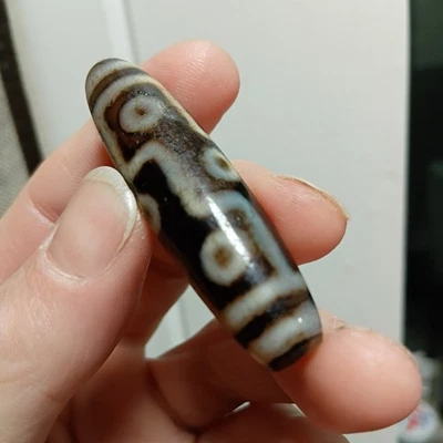 Ágata Tibetana Pre 1800s 9 Ojos Manchado de Sangre Dzi Bead Foto 1 de 4