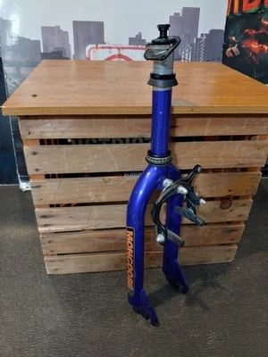 Retro Mongoose BMX Fork 1 1/8 Threadless 20" 3/8 Metallic Blue - Image 1 of 4