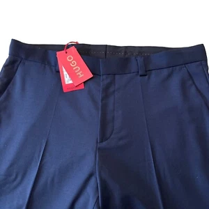 Pantaloni eleganti Hugo Boss lana poliestere piatto davanti blu scuro nuovi con etichette taglia 38Rx32 - Foto 1 di 10