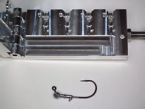 Saltwater Cbal Barbed / Tie Jig Big eyes 1/4oz Production mold 32824 Fluke USA - Picture 1 of 4
