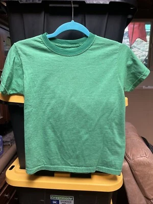 Camisa verde Fruit Of The Loom para niños talla mediana 8 Foto 1 de 4