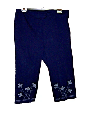 CLASSY WHITE STAG WOMAN Pantalones Capri Elastizados Talla 18W Negro con Beige Bordado Foto 1 de 4