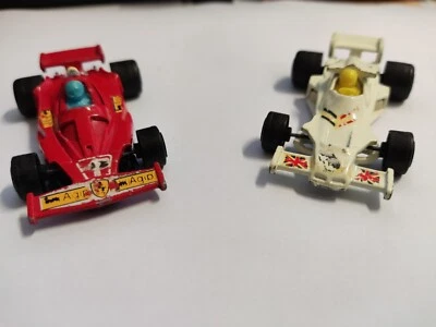 Coppia MAJORETTE Ferrari 312 T2 1:60 n.232 e Shadow DN 1:50 n.243 - Immagine 1 di 4