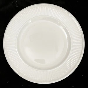 ONE 8-1/8" Salad Plate -  EDME (Plain Ivory) Wedgwood of Etruria & Barlaston - Picture 1 of 4
