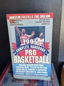 Das KOMPLETTE HANDBUCH von PRO BASKETBALL Zander Hollander 1995 Taschenbuch - Bild 1 von 1