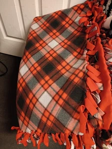 Beautiful Large Tie-Knot Blanket - Picture 1 of 7